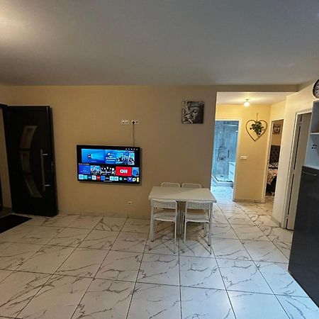 Masion Belle Vue Apartment Сарсел Екстериор снимка