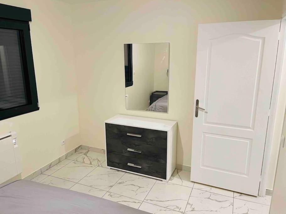 Masion Belle Vue Apartment Сарсел Екстериор снимка