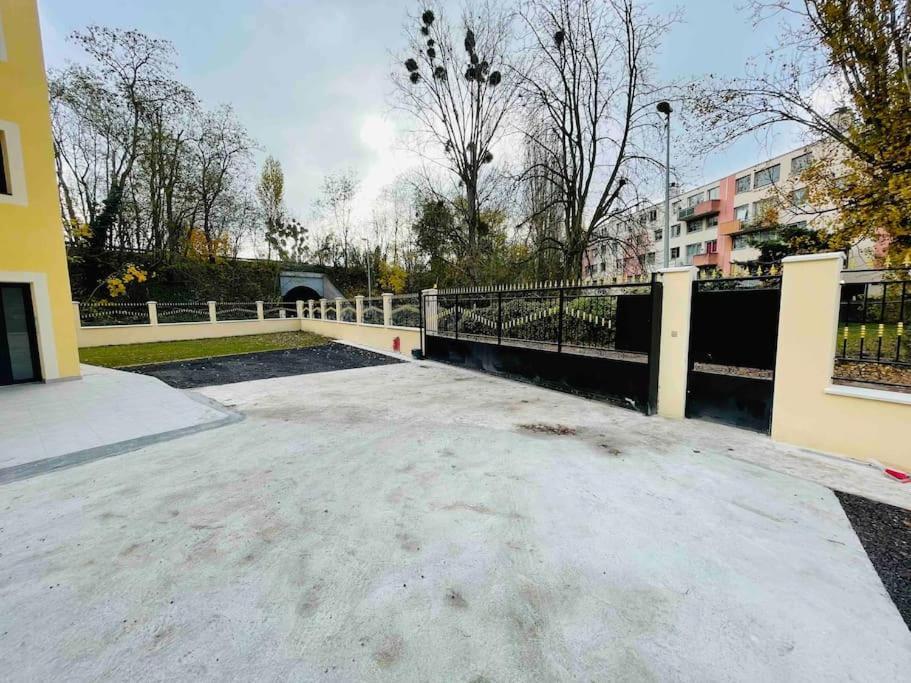 Masion Belle Vue Apartment Сарсел Екстериор снимка